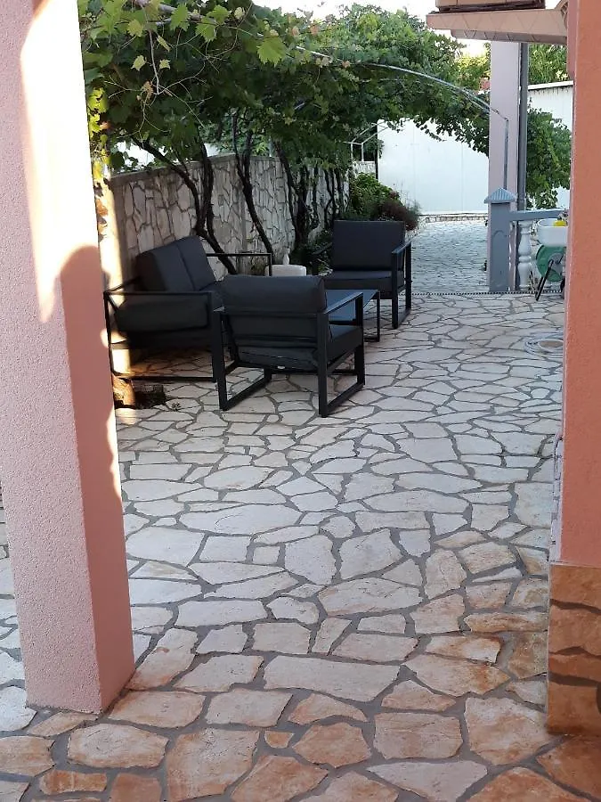 Apartment Lopar 5019a